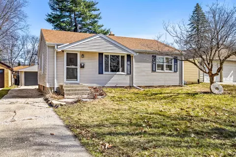 1411 Roncevalles Ave, Rockford, IL 61107