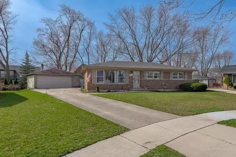 535 Berkshire Ct, Schaumburg, IL 60193