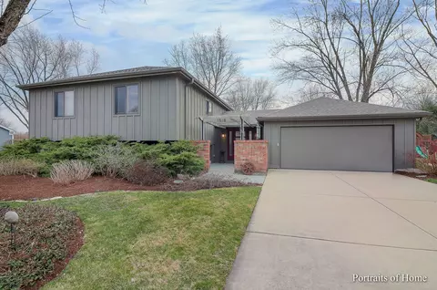 1518 Mccormick Pl, Wheaton, IL 60189