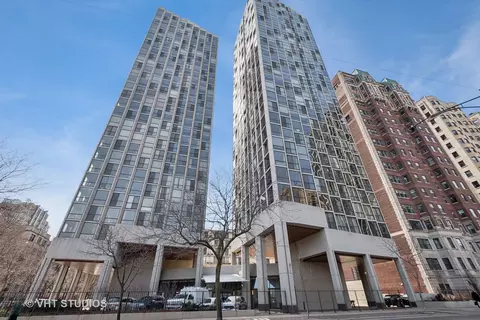 345 W Fullerton Pkwy #2705, Chicago, IL 60614
