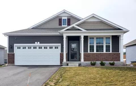 5 Savannah Ct, Algonquin, IL 60102