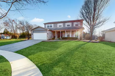 935 Cherry Dr, Schaumburg, IL 60194