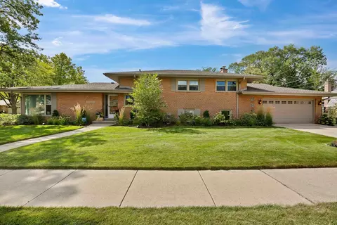 1330 S Greenwood Ave, Park Ridge, IL 60068