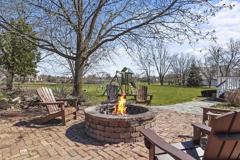 Exterior - 21 Champlain Rd, South Barrington, IL 60010 photo 9 of 10