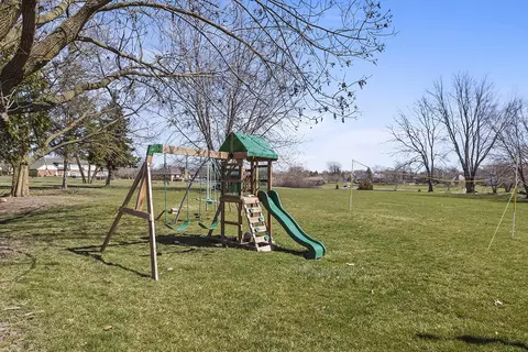 Exterior - 21 Champlain Rd, South Barrington, IL 60010 photo 10 of 10