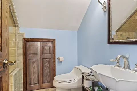 Bath - 21 Champlain Rd, South Barrington, IL 60010 photo 8 of 8