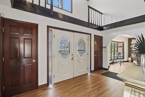 Entry Way - 21 Champlain Rd, South Barrington, IL 60010 photo 1 of 4