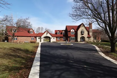 Exterior - 21 Champlain Rd, South Barrington, IL 60010 photo 3 of 10