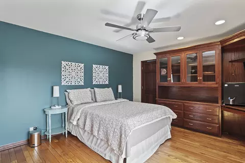 Bedroom - 21 Champlain Rd, South Barrington, IL 60010 photo 7 of 10