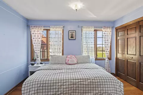 Bedroom - 21 Champlain Rd, South Barrington, IL 60010 photo 8 of 10