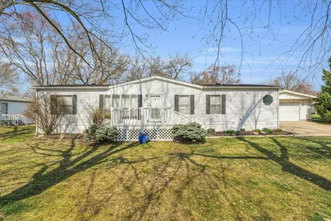 296 Appletree Dr, Urbana, IL 61802