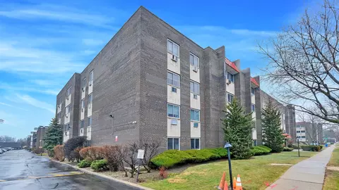 4700 Old Orchard Rd #205, Skokie, IL 60076
