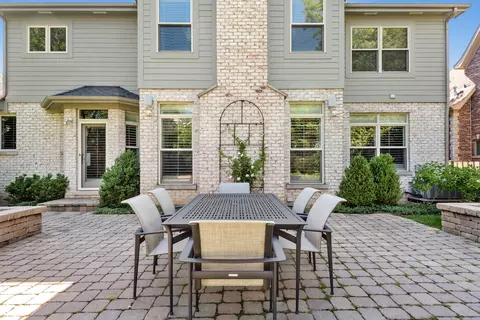 845 Echo Ln, Glenview, IL 60025 photo 3