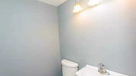Bath - 10026 S Aberdeen St, Chicago, IL 60643 photo 2 of 2