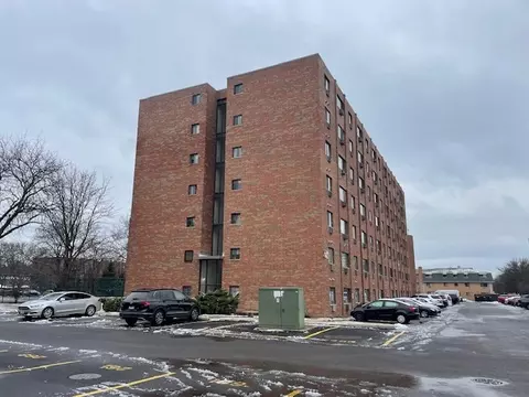 5306 N Cumberland Ave #520, Chicago, IL 60656