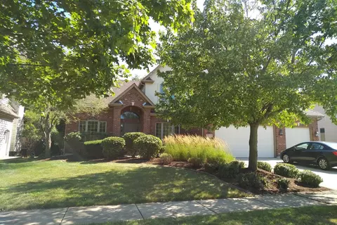 2875 Clara Ave, Aurora, IL 60502 photo 2