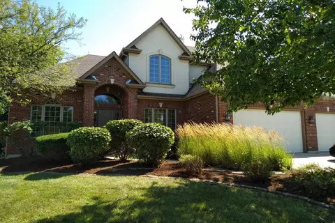 2875 Clara Ave, Aurora, IL 60502