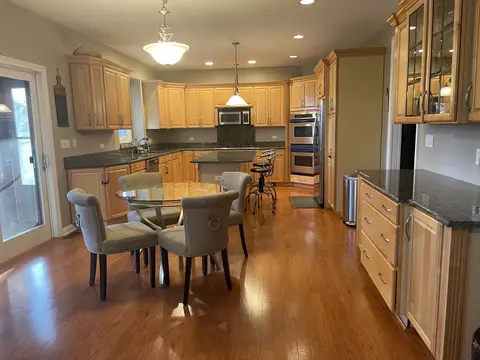 2875 Clara Ave, Aurora, IL 60502 photo 8
