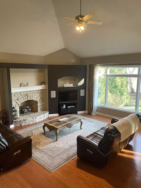 2875 Clara Ave, Aurora, IL 60502 photo 7