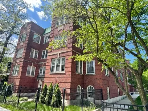 148 N Austin Blvd #1B, Oak Park, IL 60302