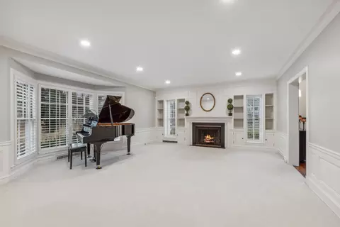 Living - 624 Drexel Ave, Glencoe, IL 60022 photo 1 of 2