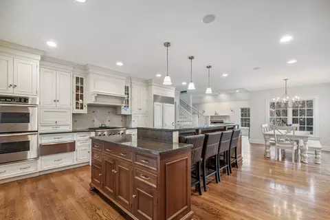 Kitchen - 624 Drexel Ave, Glencoe, IL 60022 photo 2 of 2