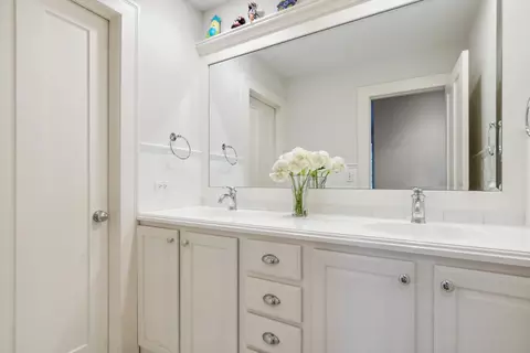 Bath - 624 Drexel Ave, Glencoe, IL 60022 photo 5 of 6