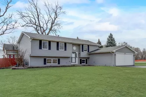 3515 Forest Rd, Mchenry, IL 60050 photo 2