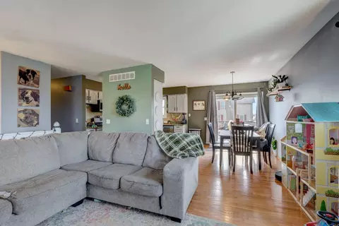 3515 Forest Rd, Mchenry, IL 60050 photo 8
