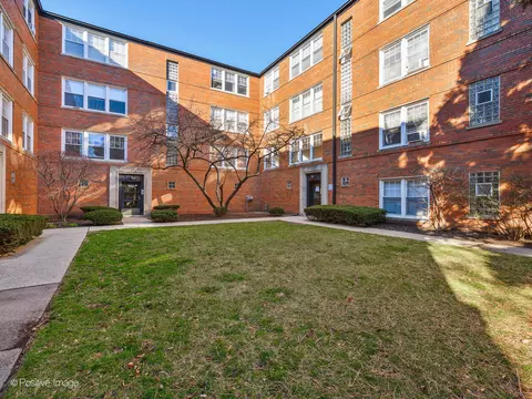 2420 W Farragut Ave #1B, Chicago, IL 60625