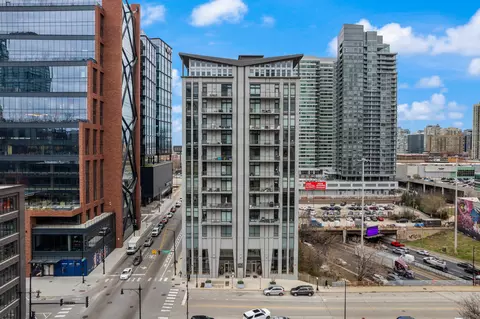 740 W Fulton St #1104, Chicago, IL 60661