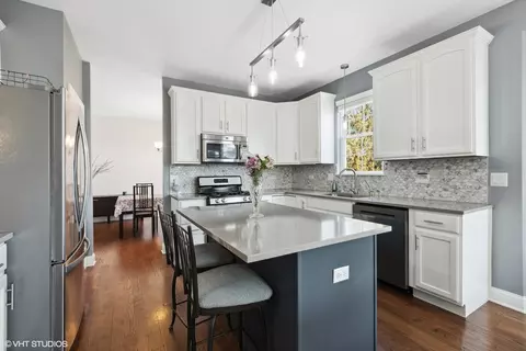 Kitchen - 2025 Crosswind Dr, Plainfield, IL 60586 photo 1 of 5