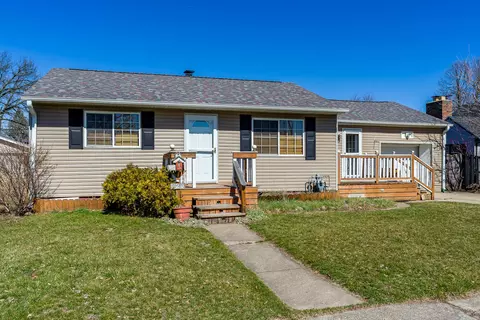 120 Renrose Ave, Loves Park, IL 61111