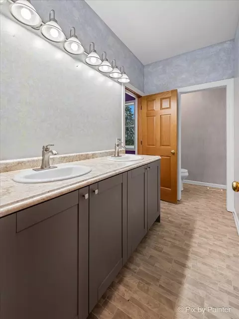 Bath - 45 W825 Beith Rd, Maple Park, IL 60151 photo 2 of 4