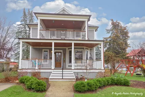 203 2nd St, Crystal Lake, IL 60014