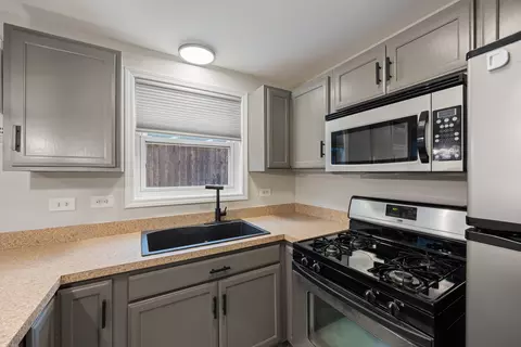 Kitchen - 4545 Prescott Ave #102, Lyons, IL 60534 photo 4 of 4