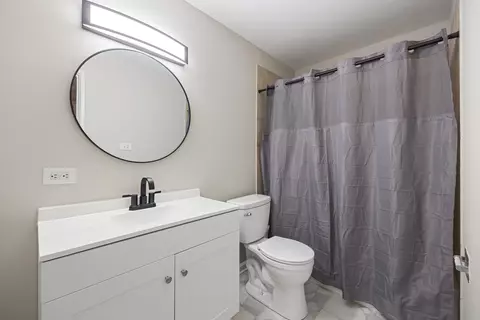 Bath - 4545 Prescott Ave #102, Lyons, IL 60534 photo 1 of 1