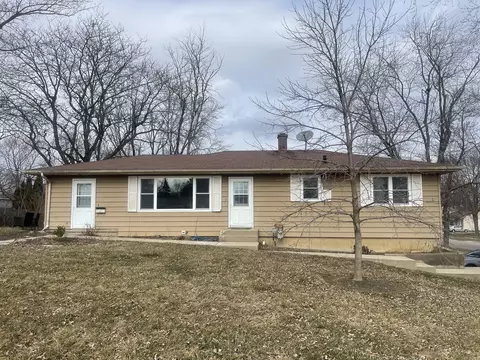 1803 Clay St, Woodstock, IL 60098