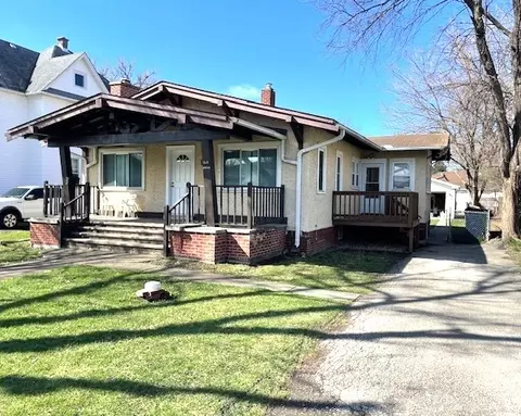 164 S Center St S, Bensenville, IL 60106