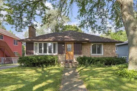 112 Hammond Ave, Wauconda, IL 60084