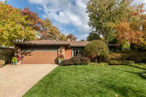 1424 Bonita Dr, Park Ridge, IL 60068