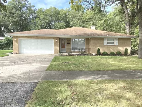 1240 Rohe Ln, Crete, IL 60417