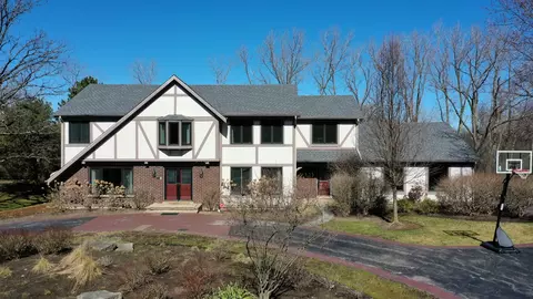 2252 Brae Burn Dr, Riverwoods, IL 60015