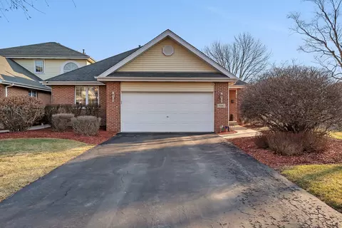7685 Thistlewood Ln, Frankfort, IL 60423