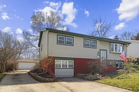 9025 Beechnut Rd, Hickory Hills, IL 60457