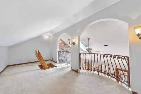 Entry Way - 6633 Bentley Ave, Willowbrook, IL 60527 photo 1 of 2