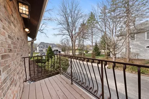 Exterior - 6633 Bentley Ave, Willowbrook, IL 60527 photo 4 of 9