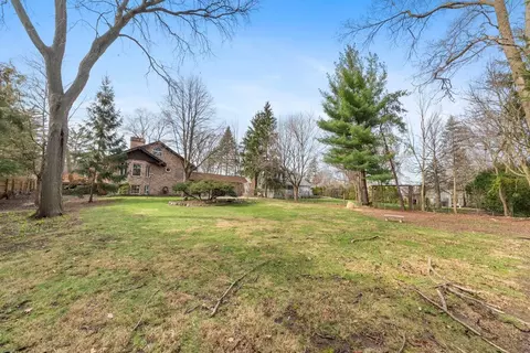 Exterior - 6633 Bentley Ave, Willowbrook, IL 60527 photo 8 of 9