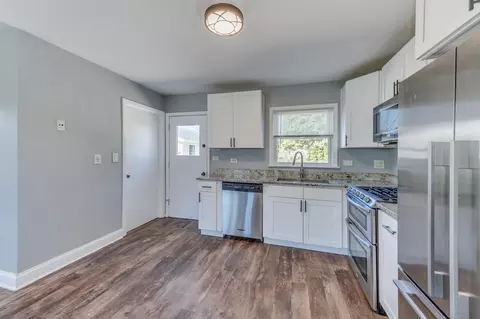 Kitchen - 220 W Thacker St, Hoffman Estates, IL 60169 photo 3 of 3