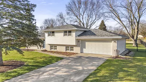 1919 Heather Ln, Joliet, IL 60431